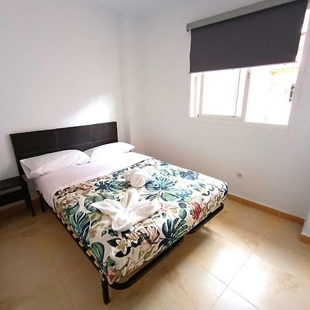 Apartamentos Larios Малага Экстерьер фото