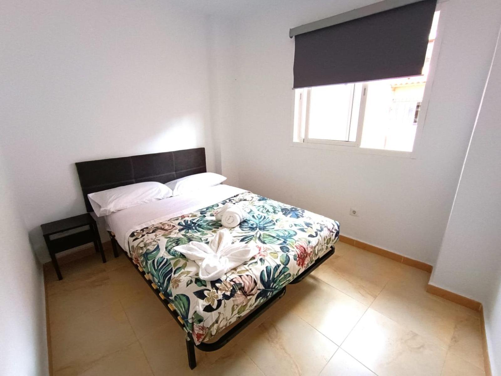 Apartamentos Larios Малага Экстерьер фото