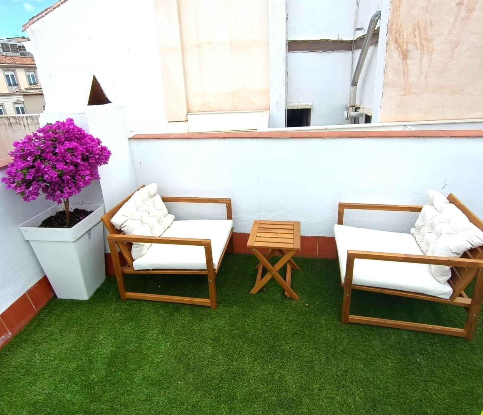 Apartamentos Larios Малага Экстерьер фото