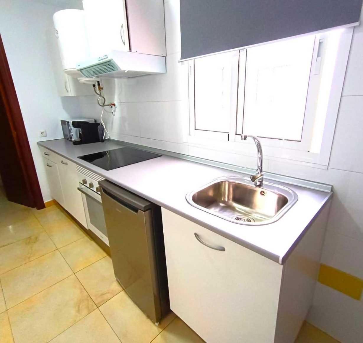 Apartamentos Larios Малага Экстерьер фото