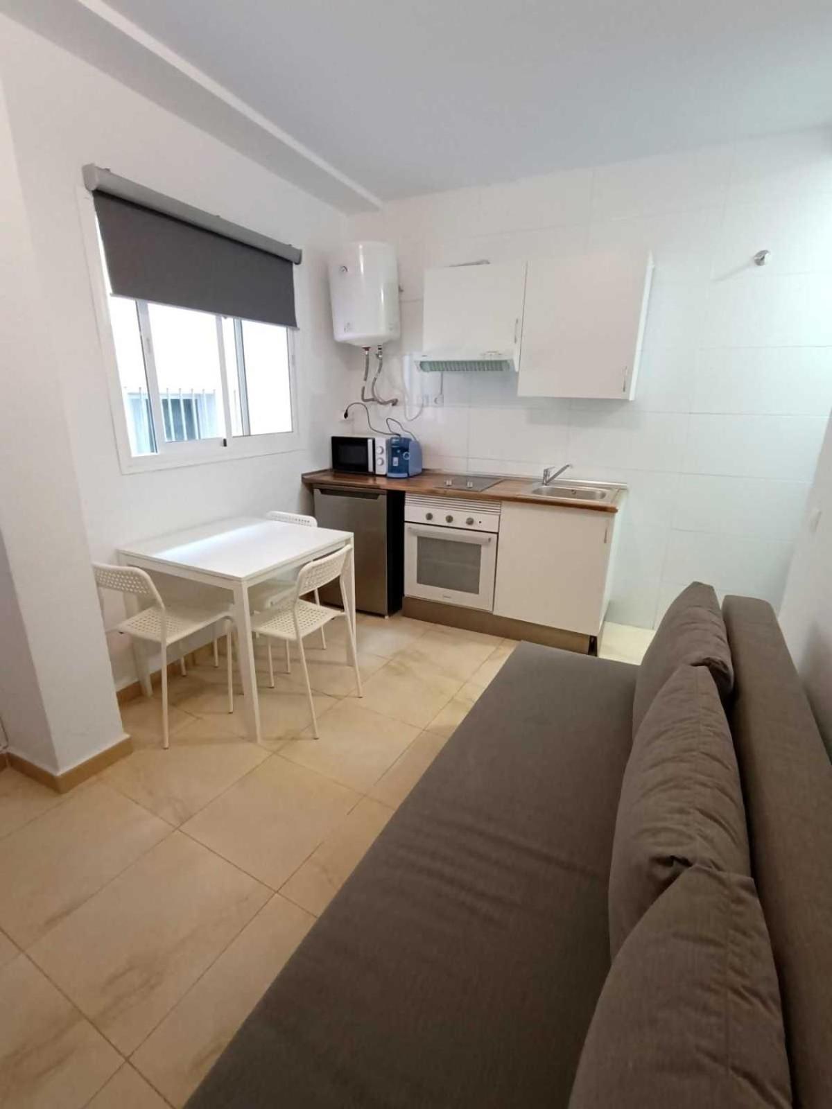 Apartamentos Larios Малага Экстерьер фото